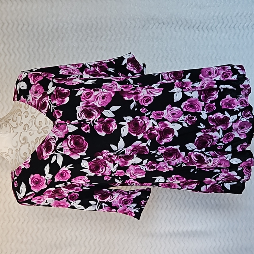 Torrid plus size rose print floral top.